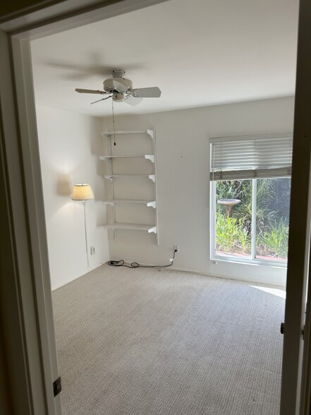 Building Photo - 3014 Persimmon Pl