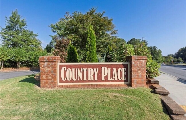 Building Photo - Renovated townhome in Great Alpharetta location