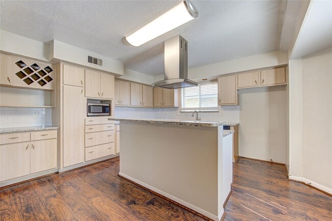 Building Photo - 24119 Silversmith Ln