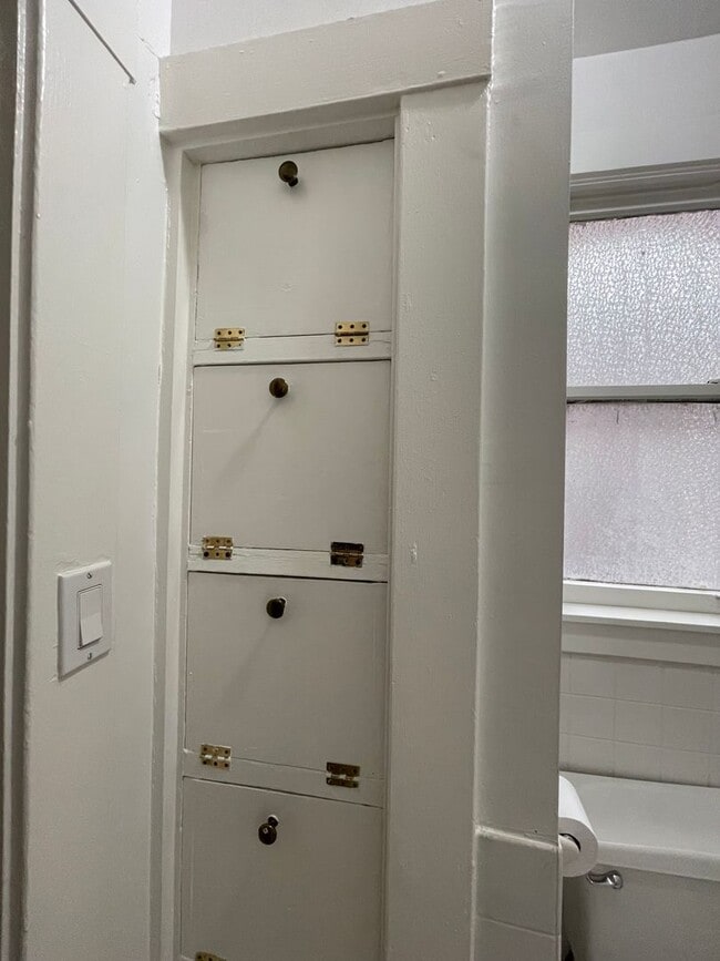 Building Photo - 440 Hyde St