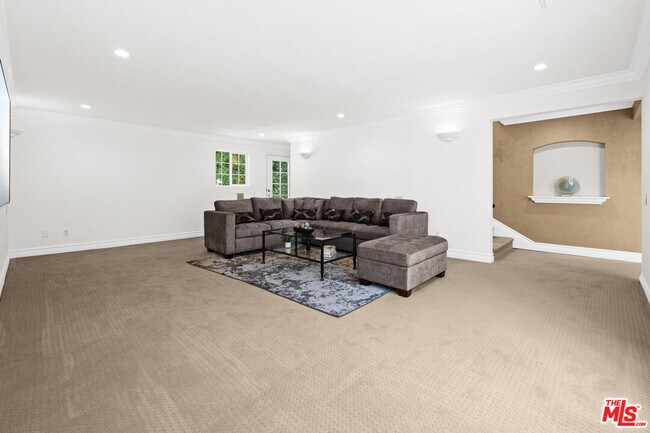 Building Photo - 2563 Hutton Dr