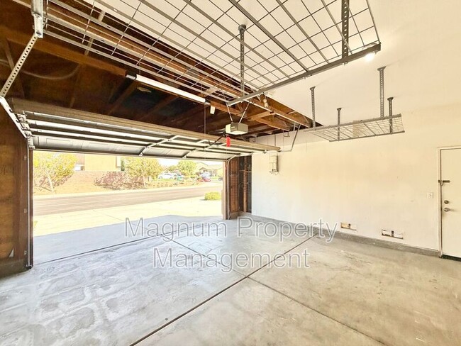Building Photo - 33205 Gypsum St