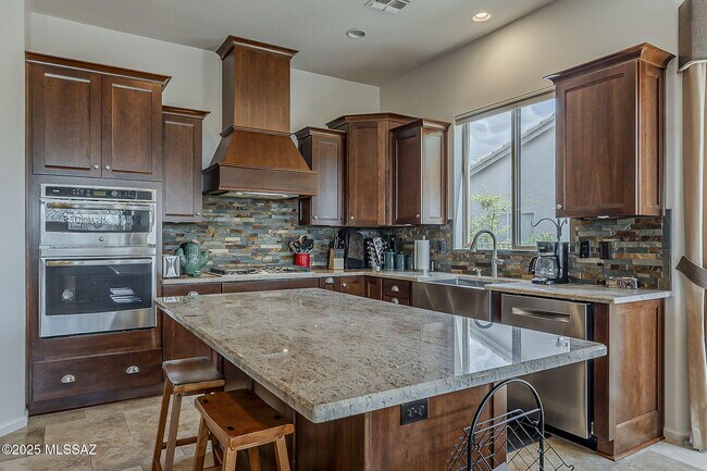 Building Photo - 65473 E Rose Ridge Dr