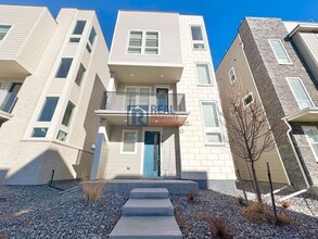 Building Photo - 21005 E Quincy Dr