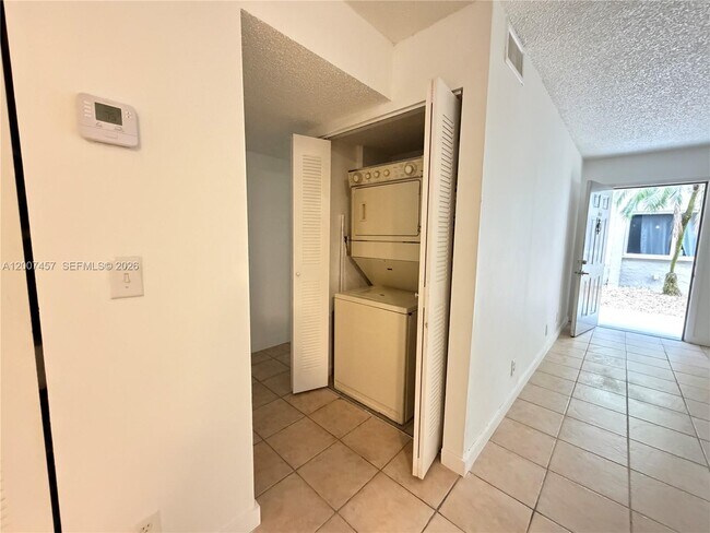 Building Photo - 3215 NW 102nd Terrace