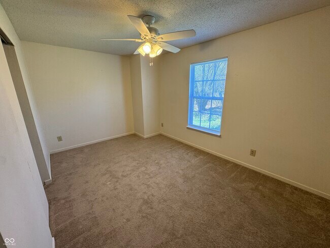 Building Photo - 2274 Bridlewood Dr