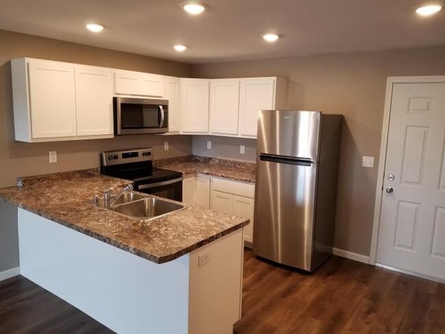 Building Photo - 1 bedroom in Willmar MN 56201