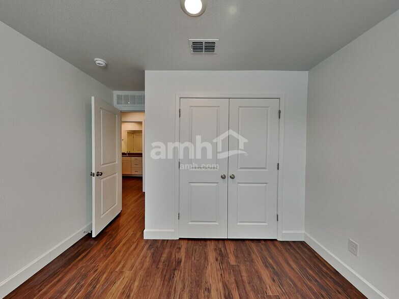 Building Photo - 17130 Puget Ave