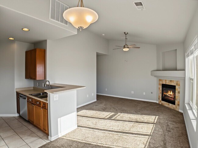 Building Photo - 8412 S Holland Ct