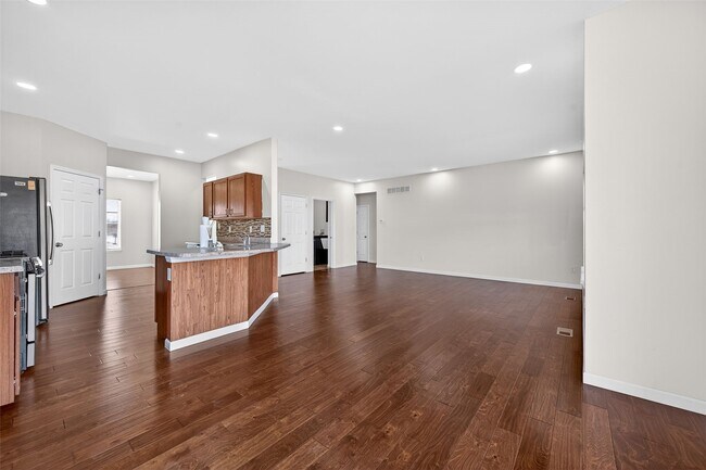 Building Photo - 3501 Charlestowne Crossing Dr