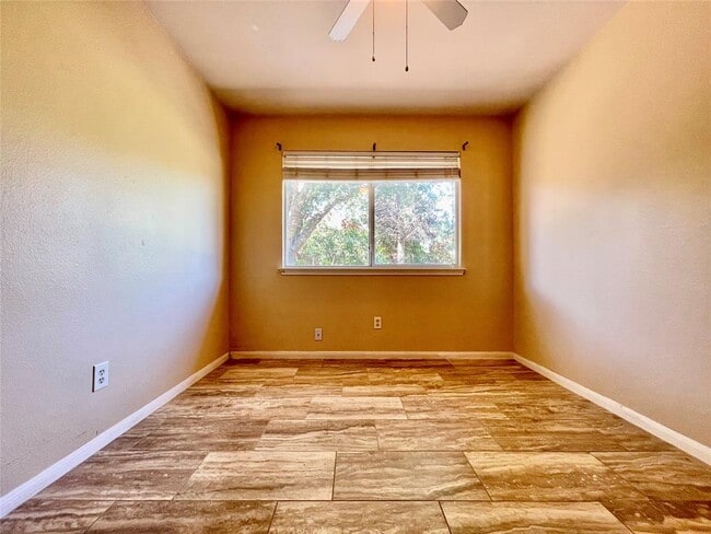 Building Photo - 502 Yaupon Cove