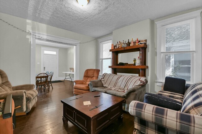 Building Photo - 1508 Summit St