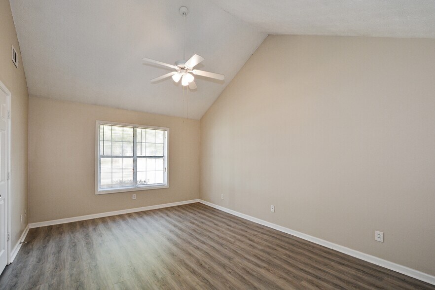 Building Photo - 2624 Country Trce SE