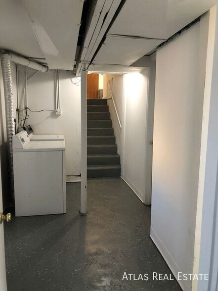 Building Photo - 1990 S Huron St