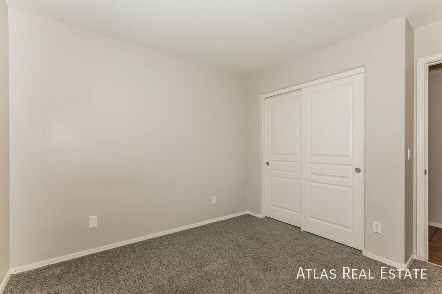 Building Photo - 2770 E Dust Devil Dr