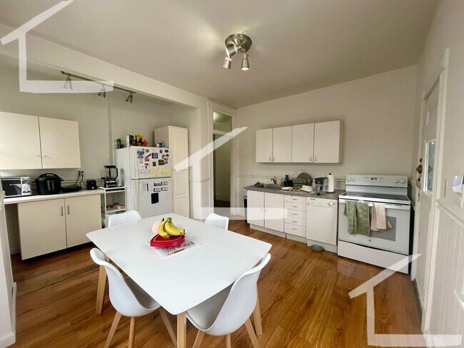 Building Photo - 9/1 Oversized 5BR near BU, Longwood, Kenmo...