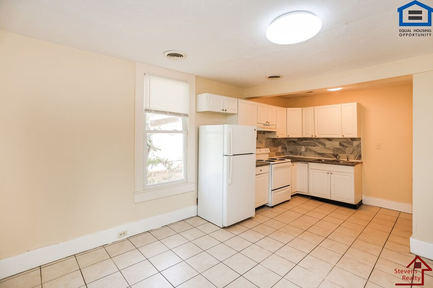 Building Photo - 515 Ben Hur Ave