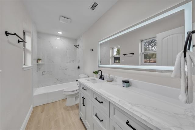 Building Photo - 217 Palomino Dr