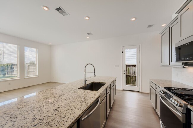 Building Photo - 4146 Balboa Dr