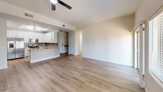 Building Photo - 9160 N 67th Ave