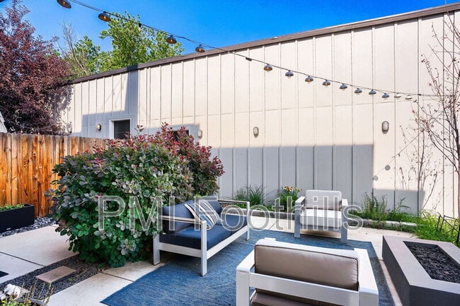 Building Photo - 2740 Hazel Ct
