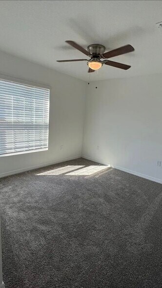 Building Photo - 409 Three Oaks Dr