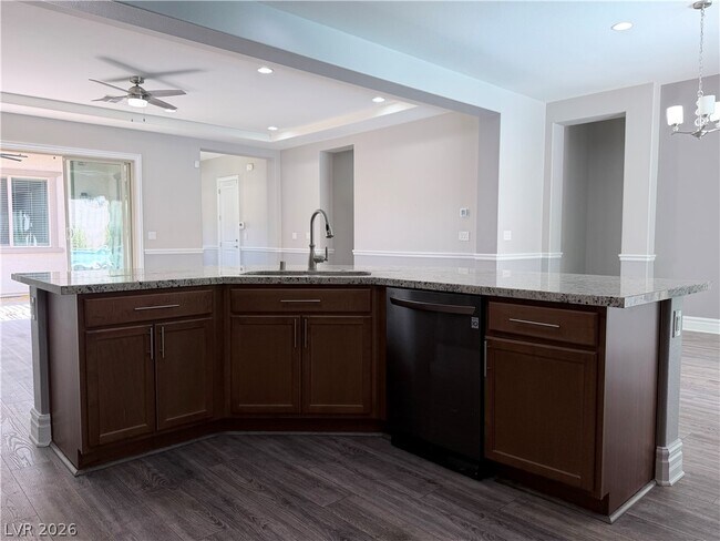 Building Photo - 9936 Wildhorse Cyn Ave