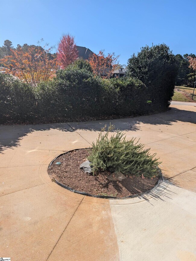 Building Photo - 154 S Lake Emory Dr