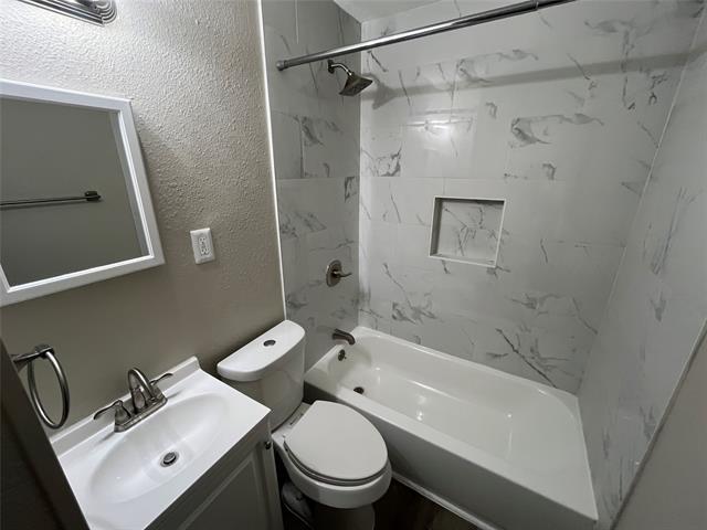 Building Photo - 860 Mimosa Dr