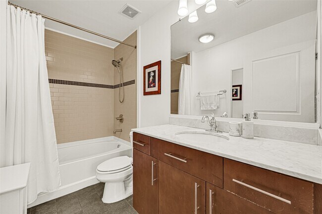 Building Photo - 5925 Almeda Rd