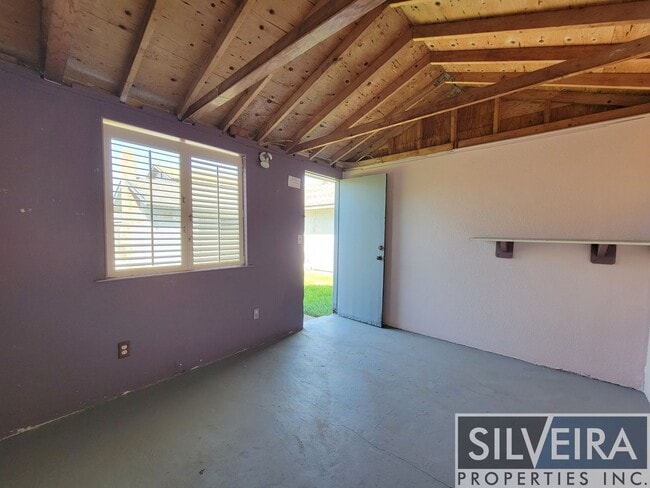 Building Photo - Charming 3 bed 2 bath home in Santa Maria