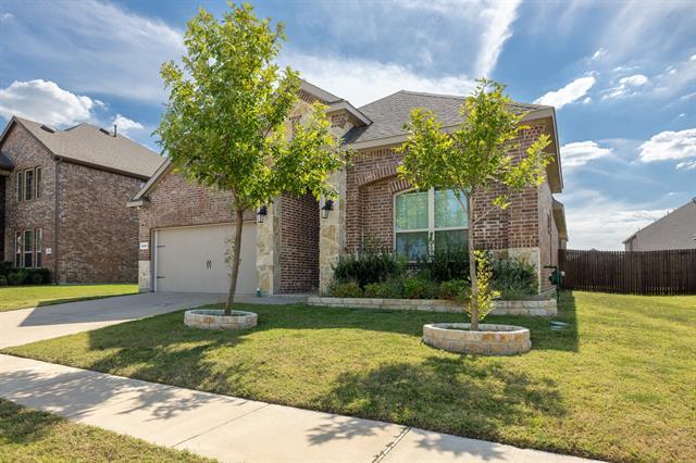 Building Photo - 4037 Woodford Dr