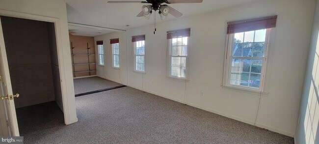 Building Photo - 11607 River Meadows Way