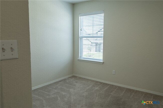 Building Photo - 804 Sweetgrass