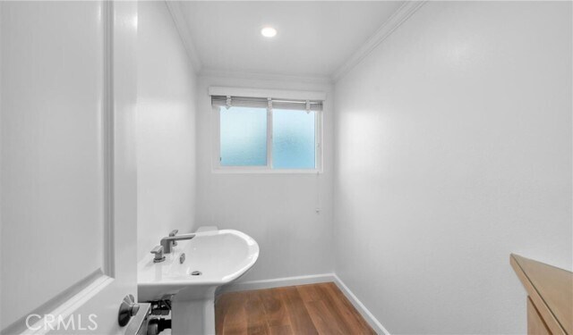 Building Photo - 1107 Loma Dr