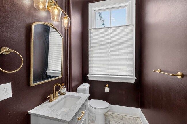 Building Photo - 1015 Union St