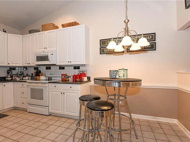 Building Photo - Lease OR Lease to Own
