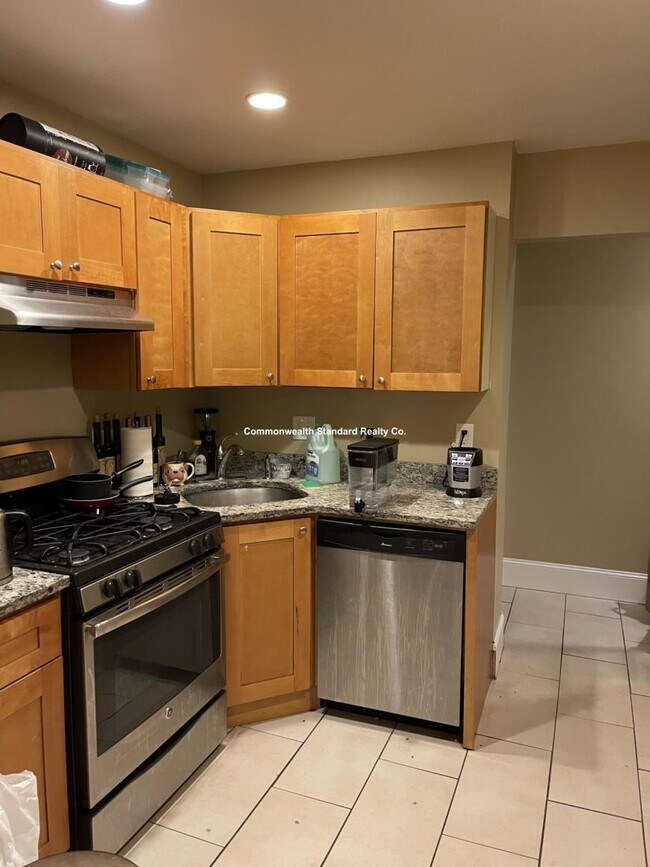 Building Photo - 4 bedroom in Brookline MA 02446