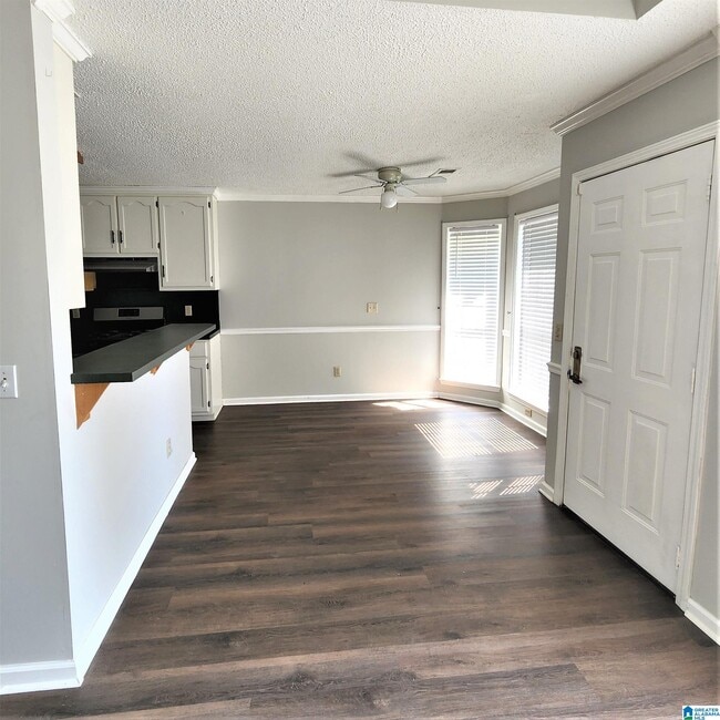 Building Photo - 3013 Bowron Rd