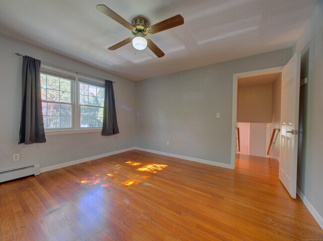Building Photo - 24 Larchmont Terrace