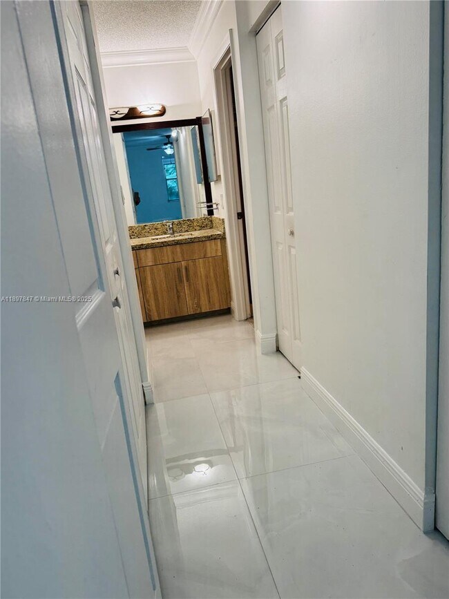 Building Photo - 6961 SW 129th Ave