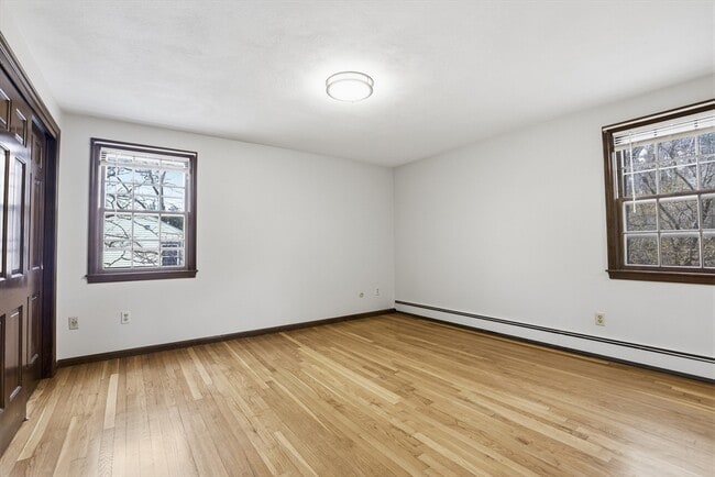 Building Photo - 17 Circle Rd