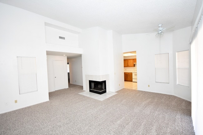 Building Photo - 6550 N 47th Ave