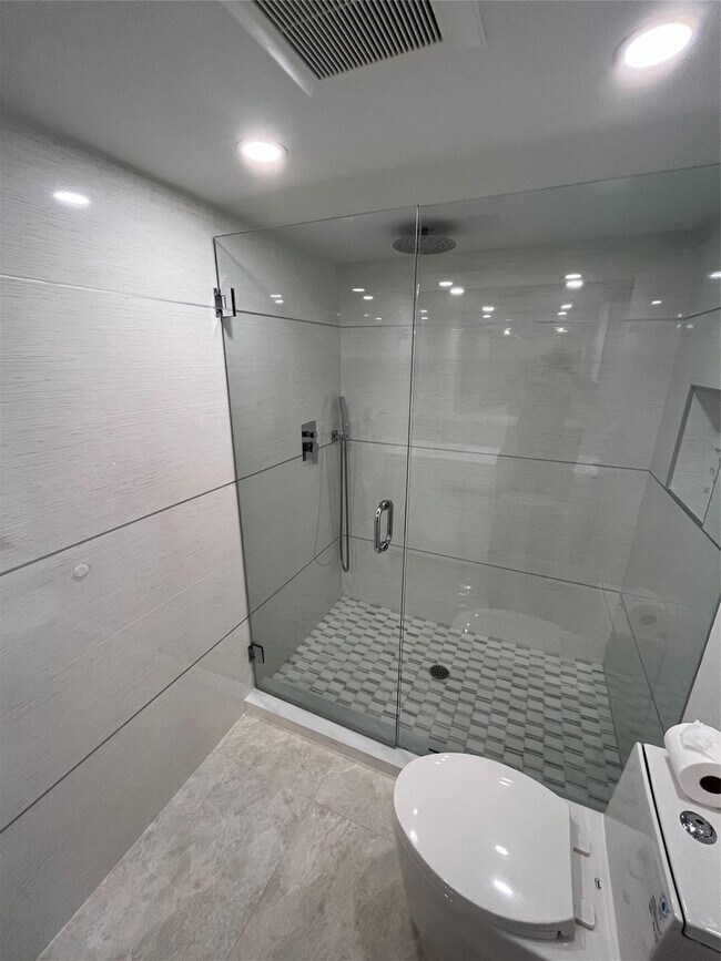 Building Photo - 3500 Galt Ocean Dr