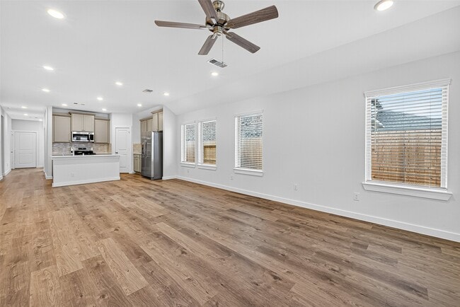 Building Photo - 31810 Autumn Spur Ln