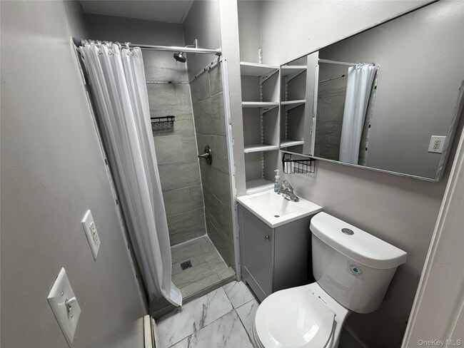 Building Photo - 93 Catharine St