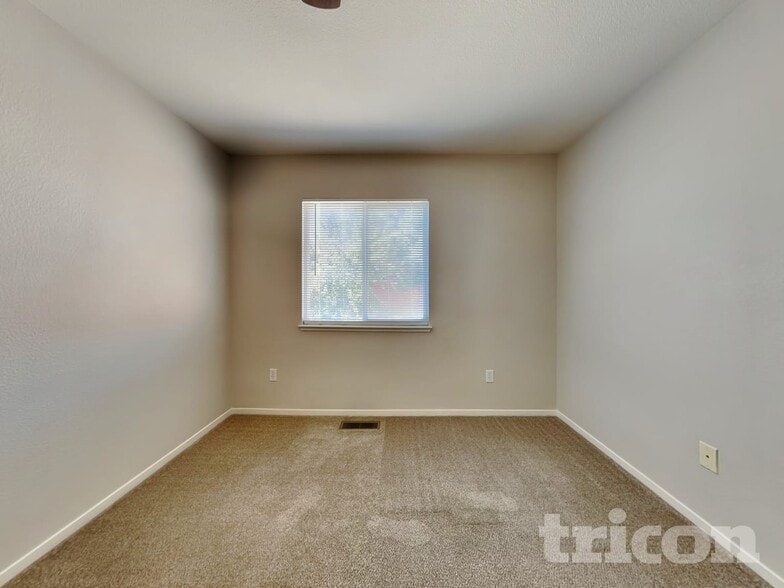 Building Photo - 18296 Lanceleaf Ct