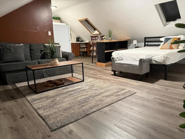 Building Photo - 3 Dean Ave