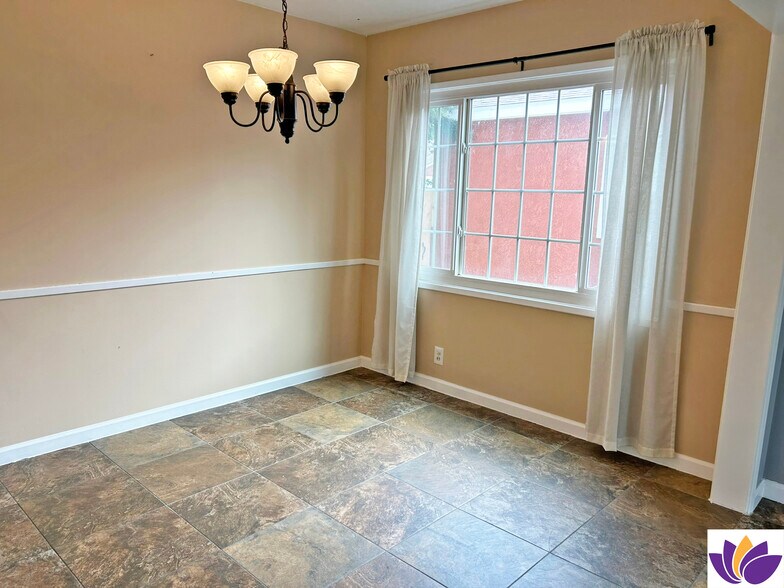 Building Photo - 2513 Denmead St