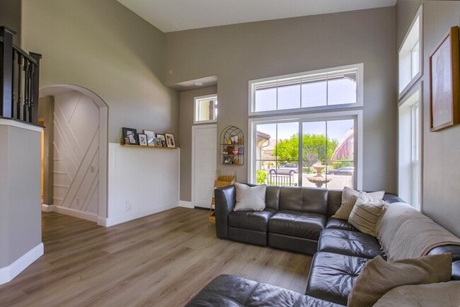 Building Photo - 3207 Meadow Side Pl
